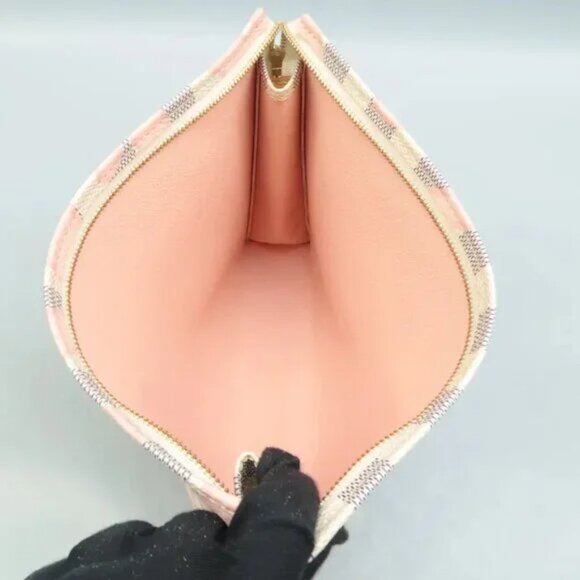 Auth Louis Vuitton Toiletry Pouch White Damier Azur Canvas Clutch Bag 835-092224 - Picture 11 of 12